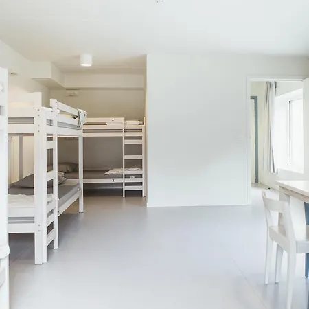 Snuffel Hostel *
