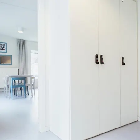 Snuffel Hostel *